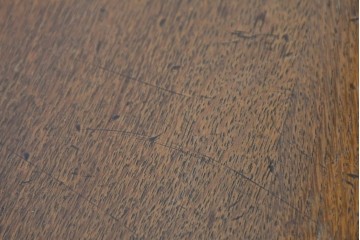 イギリスヴィンテージ　オーク材　リネンフォールドの伝統模様が施されたデスク　(R-087773)