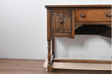 イギリスヴィンテージ　オーク材　リネンフォールドの伝統模様が施されたデスク　(R-087773)