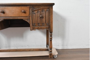 イギリスヴィンテージ　オーク材　リネンフォールドの伝統模様が施されたデスク　(R-087773)