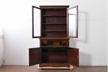 イギリスアンティーク　高級品!!　マホガニー材　優美な装飾と贅沢なレザートップのビューローブックケース　(R-087775)