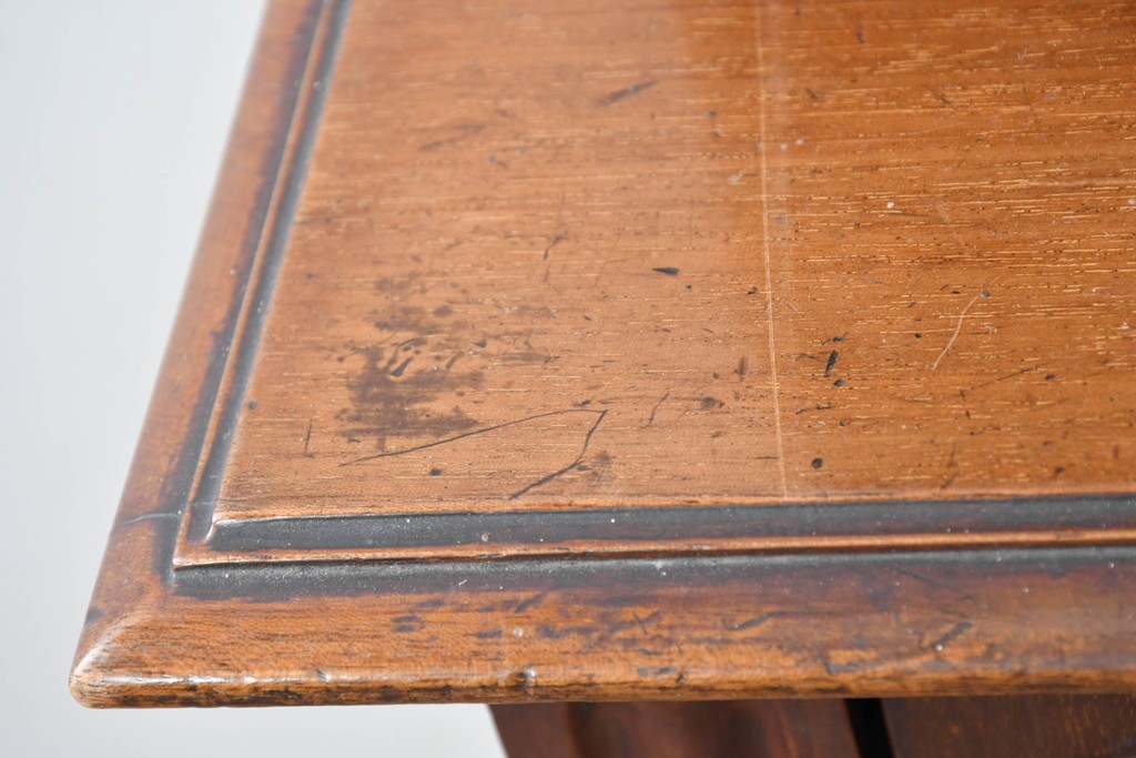 イギリスアンティーク　高級品!!　マホガニー材　優美な装飾と贅沢なレザートップのビューローブックケース　(R-087775)