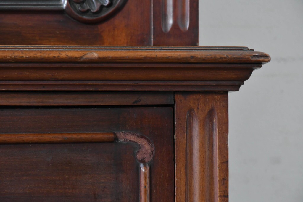 イギリスアンティーク　高級品!!　マホガニー材　優美な装飾と贅沢なレザートップのビューローブックケース　(R-087775)