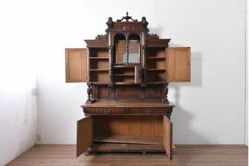 フランスアンティーク　ウォールナット材　豪華絢爛な彫刻装飾が目を惹くスライド天板付きミラーバックキャビネット　(R-087776)