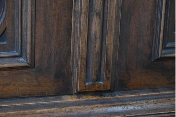 フランスアンティーク　ウォールナット材　豪華絢爛な彫刻装飾が目を惹くスライド天板付きミラーバックキャビネット　(R-087776)