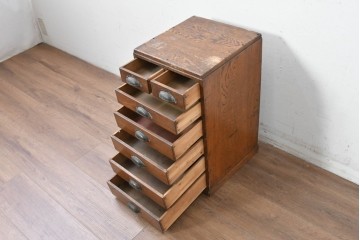 和製アンティーク　栓材　引き出し7杯のレトロなサイドチェスト　(R-087777)