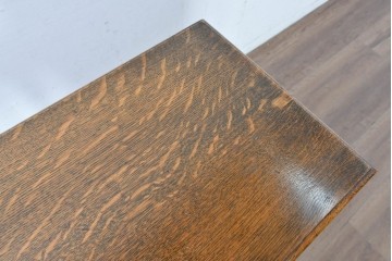 イギリスアンティーク　細身の脚が軽やかな佇まいを見せるマガジンラック　(R-087778)
