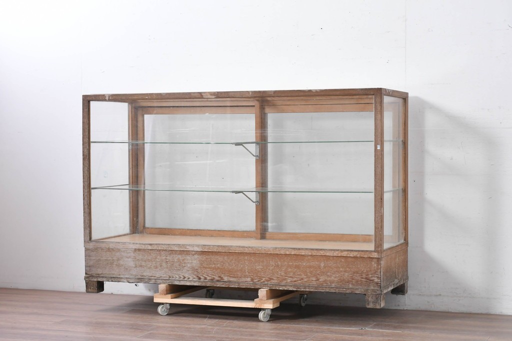 和製ヴィンテージ　楢(ナラ)材　素朴な風合いが魅力のガラスショーケース　(R-087781)