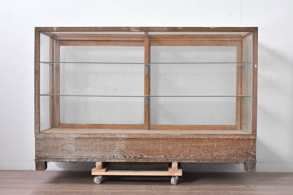 和製ヴィンテージ　楢(ナラ)材　素朴な風合いが魅力のガラスショーケース　(R-087781)