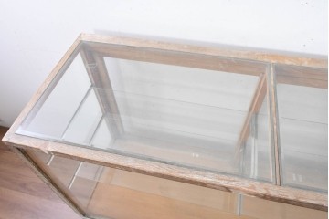 和製ヴィンテージ　楢(ナラ)材　素朴な風合いが魅力のガラスショーケース　(R-087781)