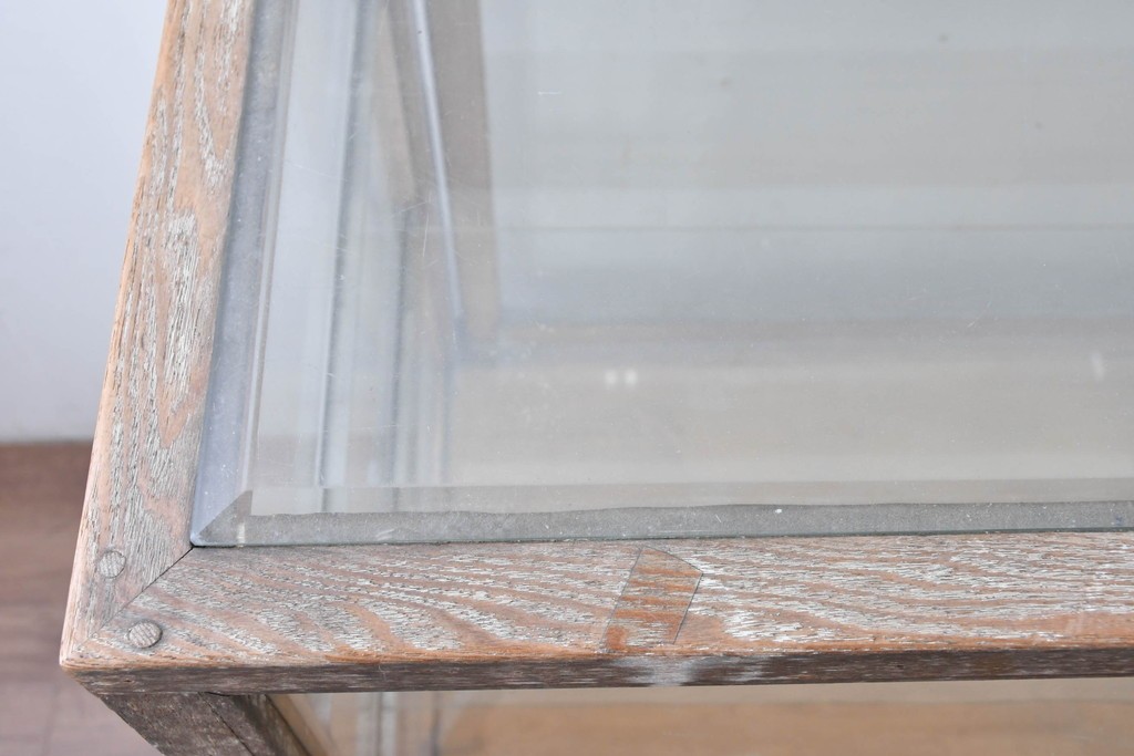 和製ヴィンテージ　楢(ナラ)材　素朴な風合いが魅力のガラスショーケース　(R-087781)