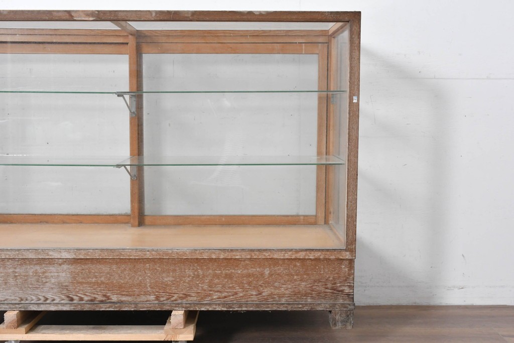 和製ヴィンテージ　楢(ナラ)材　素朴な風合いが魅力のガラスショーケース　(R-087781)