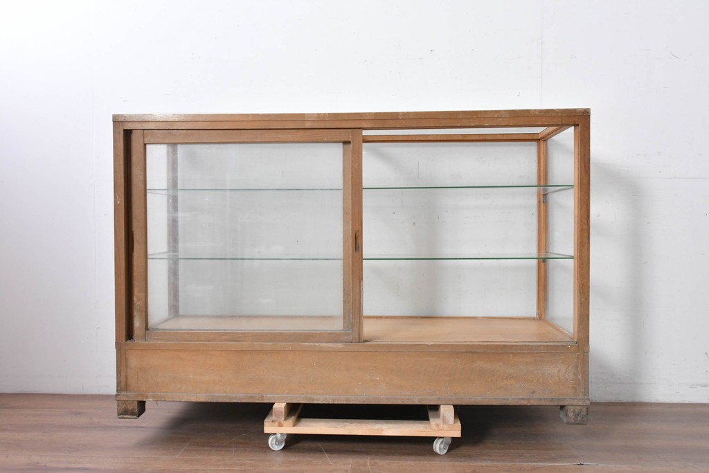 和製ヴィンテージ　楢(ナラ)材　素朴な風合いが魅力のガラスショーケース　(R-087781)