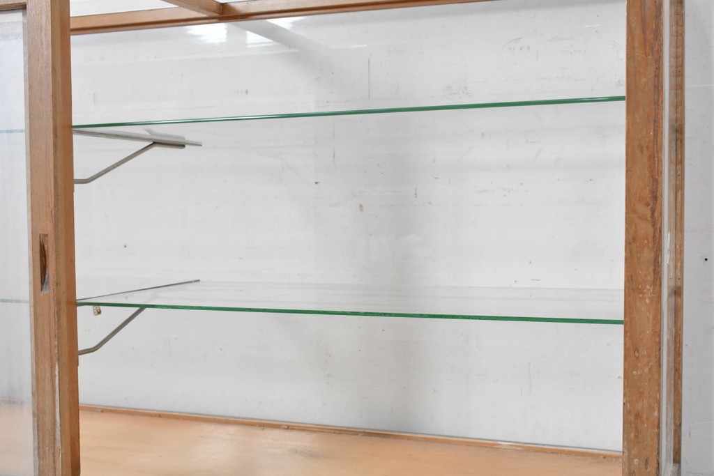 和製ヴィンテージ　楢(ナラ)材　素朴な風合いが魅力のガラスショーケース　(R-087781)