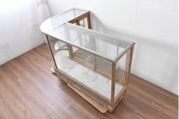 和製ヴィンテージ　伊藤製作所　曲げガラス　レトロな木製フレームの引き出し付きL型ガラスショーケース　(R-087782)