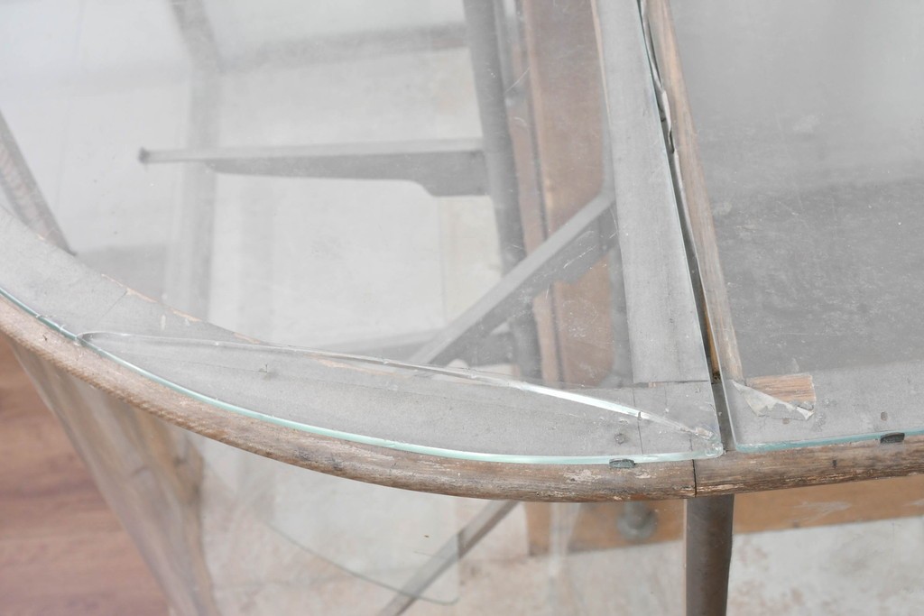 和製ヴィンテージ　伊藤製作所　曲げガラス　レトロな木製フレームの引き出し付きL型ガラスショーケース　(R-087782)