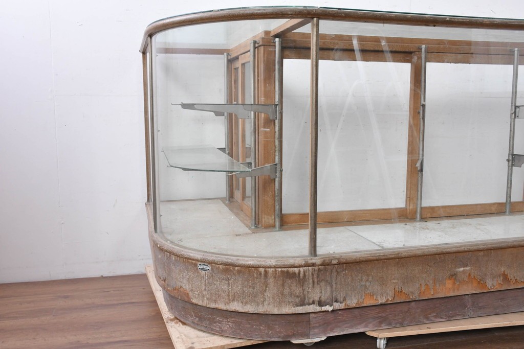 和製ヴィンテージ　伊藤製作所　曲げガラス　レトロな木製フレームの引き出し付きL型ガラスショーケース　(R-087782)