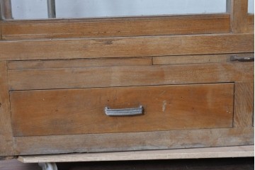 和製ヴィンテージ　伊藤製作所　曲げガラス　レトロな木製フレームの引き出し付きL型ガラスショーケース　(R-087782)