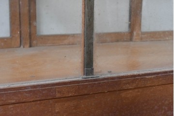 和製ヴィンテージ　楢(ナラ)材　味わい深い木肌が魅力のガラスショーケース　(R-087783)