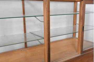 和製ヴィンテージ　楢(ナラ)材　味わい深い木肌が魅力のガラスショーケース　(R-087783)