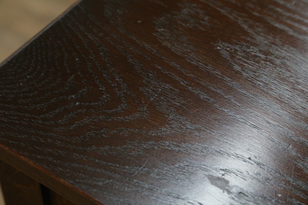 イギリスアンティーク　Jaycee Furniture(ジェイシーファニチャー)　オーク材　ガラス扉に幾何学的な意匠が施されたキャビネット　(R-087786)