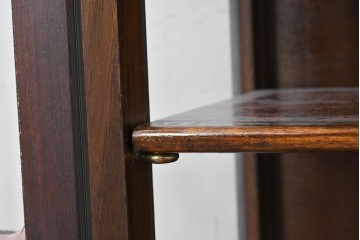 イギリスアンティーク　マホガニー材　幾何学模様のガラス扉が目を引く上品なブックケース　(R-087787)