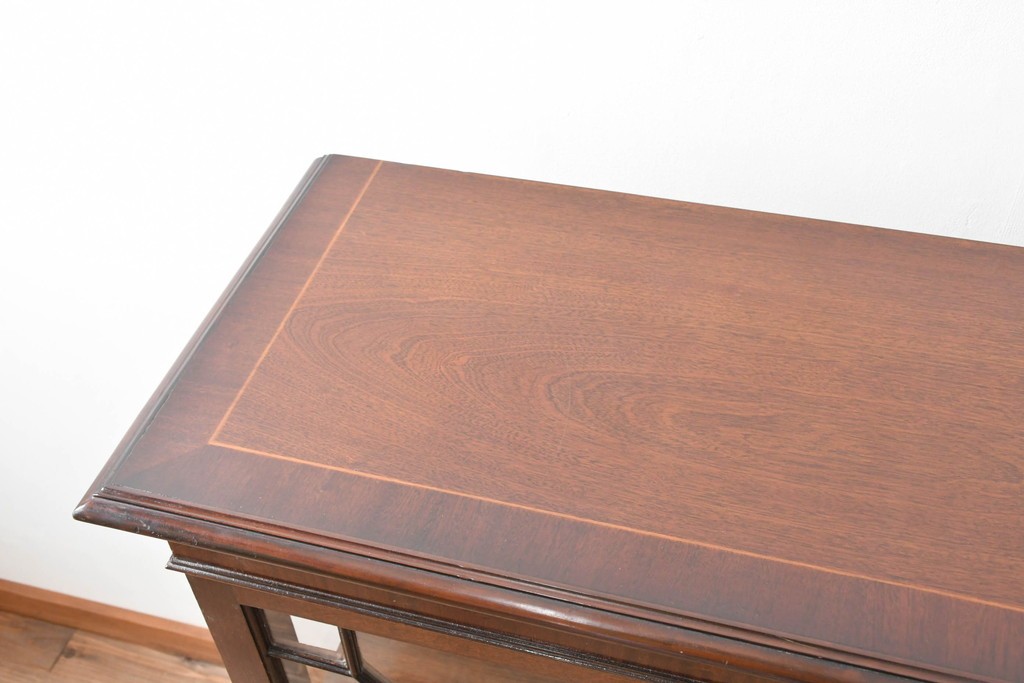 イギリスアンティーク　マホガニー材　幾何学模様のガラス扉が目を引く上品なブックケース　(R-087787)