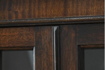 イギリスアンティーク　マホガニー材　幾何学模様のガラス扉が目を引く上品なブックケース　(R-087787)