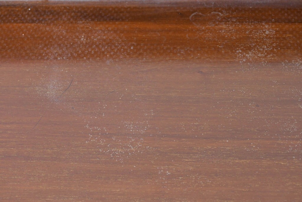 イギリスアンティーク　ROWNTREE'S社　マホガニー材　美しい杢目とアーチ装飾が魅力のガラス扉キャビネット　(R-087788)