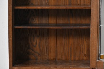 イギリスアンティーク　希少デザイン!!　オーク材　小振りサイズがうれしいステンドグラス入りキャビネット　(R-087789)