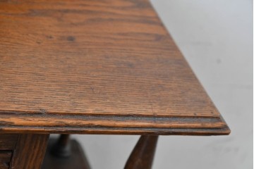 イギリスアンティーク　希少デザイン!!　オーク材　小振りサイズがうれしいステンドグラス入りキャビネット　(R-087789)