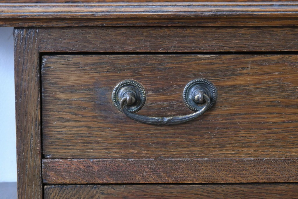 イギリスアンティーク　希少デザイン!!　オーク材　小振りサイズがうれしいステンドグラス入りキャビネット　(R-087789)