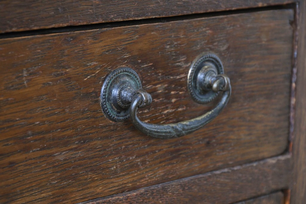 イギリスアンティーク　希少デザイン!!　オーク材　小振りサイズがうれしいステンドグラス入りキャビネット　(R-087789)