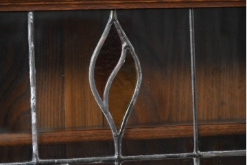 イギリスアンティーク　希少デザイン!!　オーク材　小振りサイズがうれしいステンドグラス入りキャビネット　(R-087789)