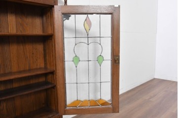 イギリスアンティーク　希少デザイン!!　オーク材　小振りサイズがうれしいステンドグラス入りキャビネット　(R-087789)