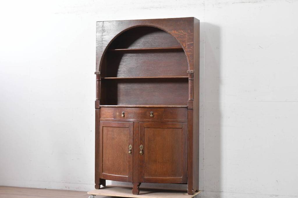 イギリスアンティーク　希少デザイン!!　オーク材　アーチトップ・ボウフロントデザインが魅力のオープンシェルフ　(R-087790)