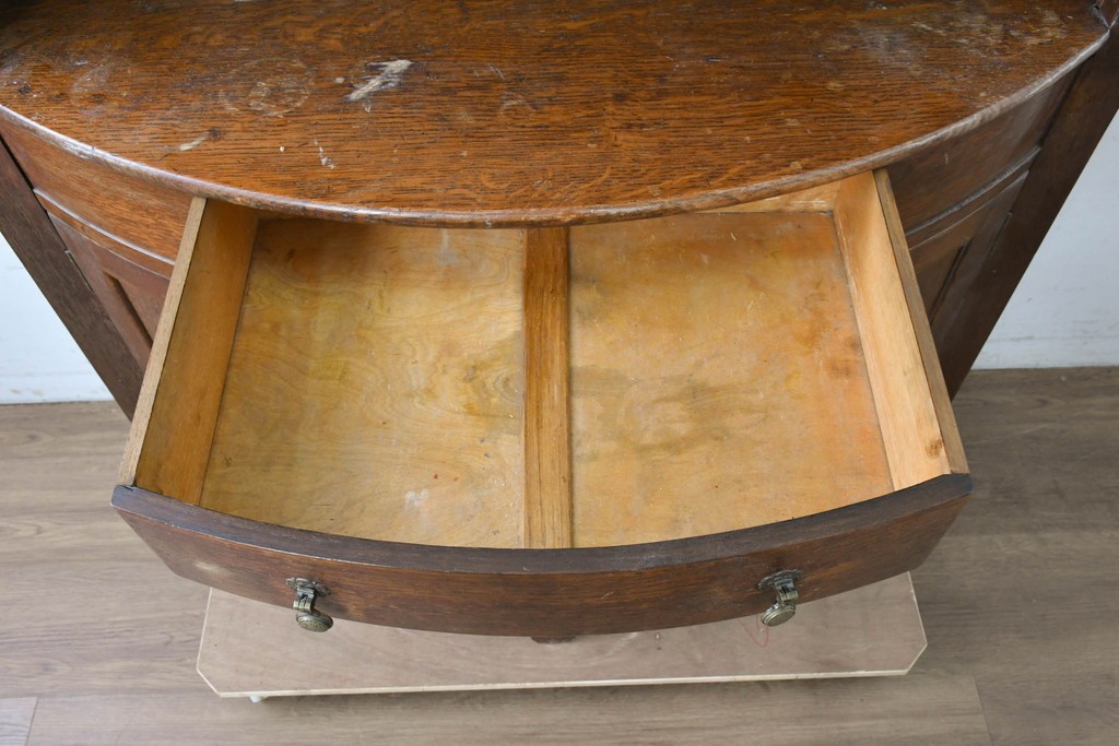 イギリスアンティーク　希少デザイン!!　オーク材　アーチトップ・ボウフロントデザインが魅力のオープンシェルフ　(R-087790)