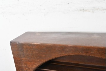 イギリスアンティーク　希少デザイン!!　オーク材　アーチトップ・ボウフロントデザインが魅力のオープンシェルフ　(R-087790)