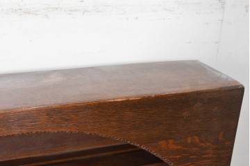 イギリスアンティーク　希少デザイン!!　オーク材　アーチトップ・ボウフロントデザインが魅力のオープンシェルフ　(R-087790)