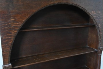 イギリスアンティーク　希少デザイン!!　オーク材　アーチトップ・ボウフロントデザインが魅力のオープンシェルフ　(R-087790)