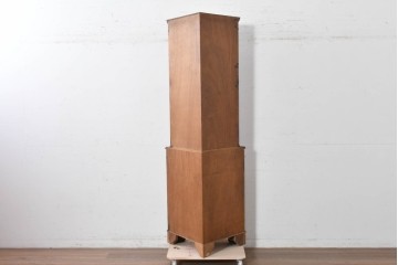 イギリスアンティーク　マホガニー材　繊細な木製格子があしらわれたガラス扉のコーナーキャビネット　(R-087791)