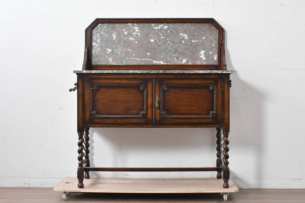 イギリスアンティーク　オーク材　バーリーシュガーツイストレッグが印象的なタオルハンガー付きのウォッシュスタンド　(R-087794)