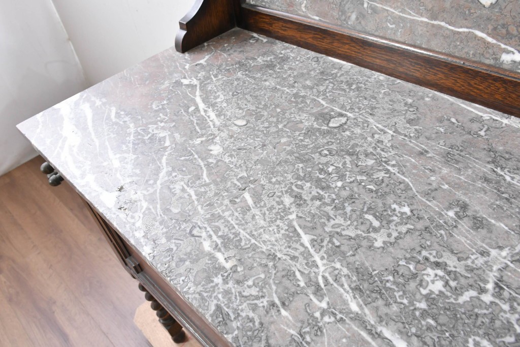 イギリスアンティーク　オーク材　バーリーシュガーツイストレッグが印象的なタオルハンガー付きのウォッシュスタンド　(R-087794)