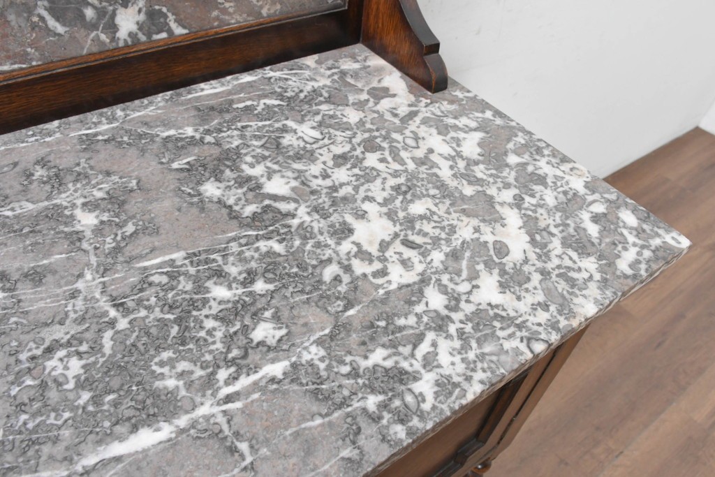 イギリスアンティーク　オーク材　バーリーシュガーツイストレッグが印象的なタオルハンガー付きのウォッシュスタンド　(R-087794)