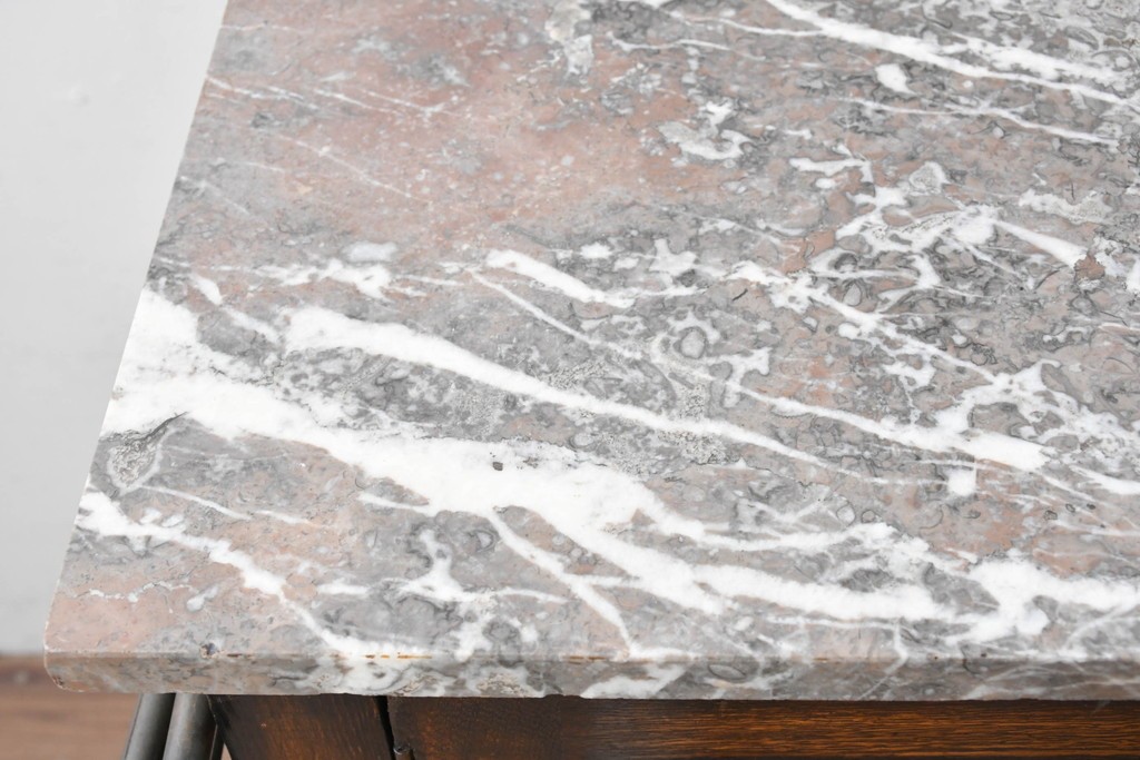 イギリスアンティーク　オーク材　バーリーシュガーツイストレッグが印象的なタオルハンガー付きのウォッシュスタンド　(R-087794)