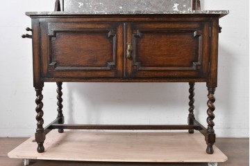 イギリスアンティーク　オーク材　バーリーシュガーツイストレッグが印象的なタオルハンガー付きのウォッシュスタンド　(R-087794)