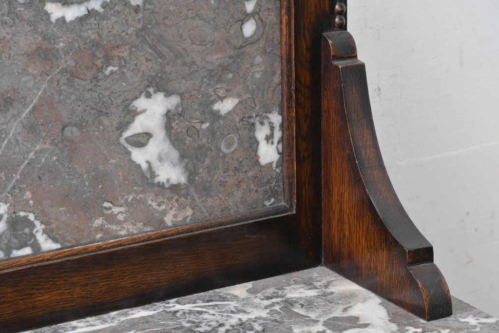 イギリスアンティーク　オーク材　バーリーシュガーツイストレッグが印象的なタオルハンガー付きのウォッシュスタンド　(R-087794)