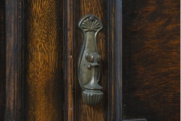 イギリスアンティーク　オーク材　バーリーシュガーツイストレッグが印象的なタオルハンガー付きのウォッシュスタンド　(R-087794)