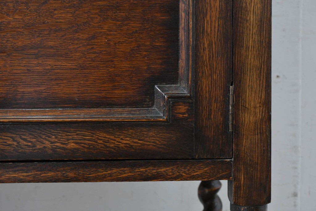 イギリスアンティーク　オーク材　バーリーシュガーツイストレッグが印象的なタオルハンガー付きのウォッシュスタンド　(R-087794)