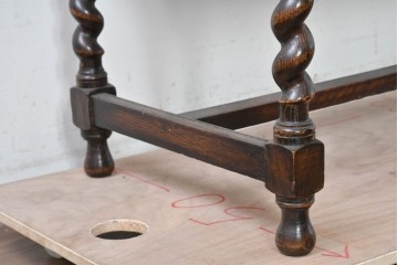 イギリスアンティーク　オーク材　バーリーシュガーツイストレッグが印象的なタオルハンガー付きのウォッシュスタンド　(R-087794)