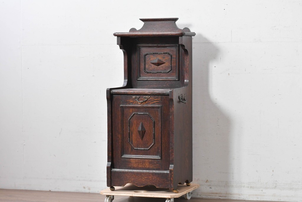 イギリスアンティーク　オーク材　クラシカルな彫刻入りのコールボックス　(R-087795)